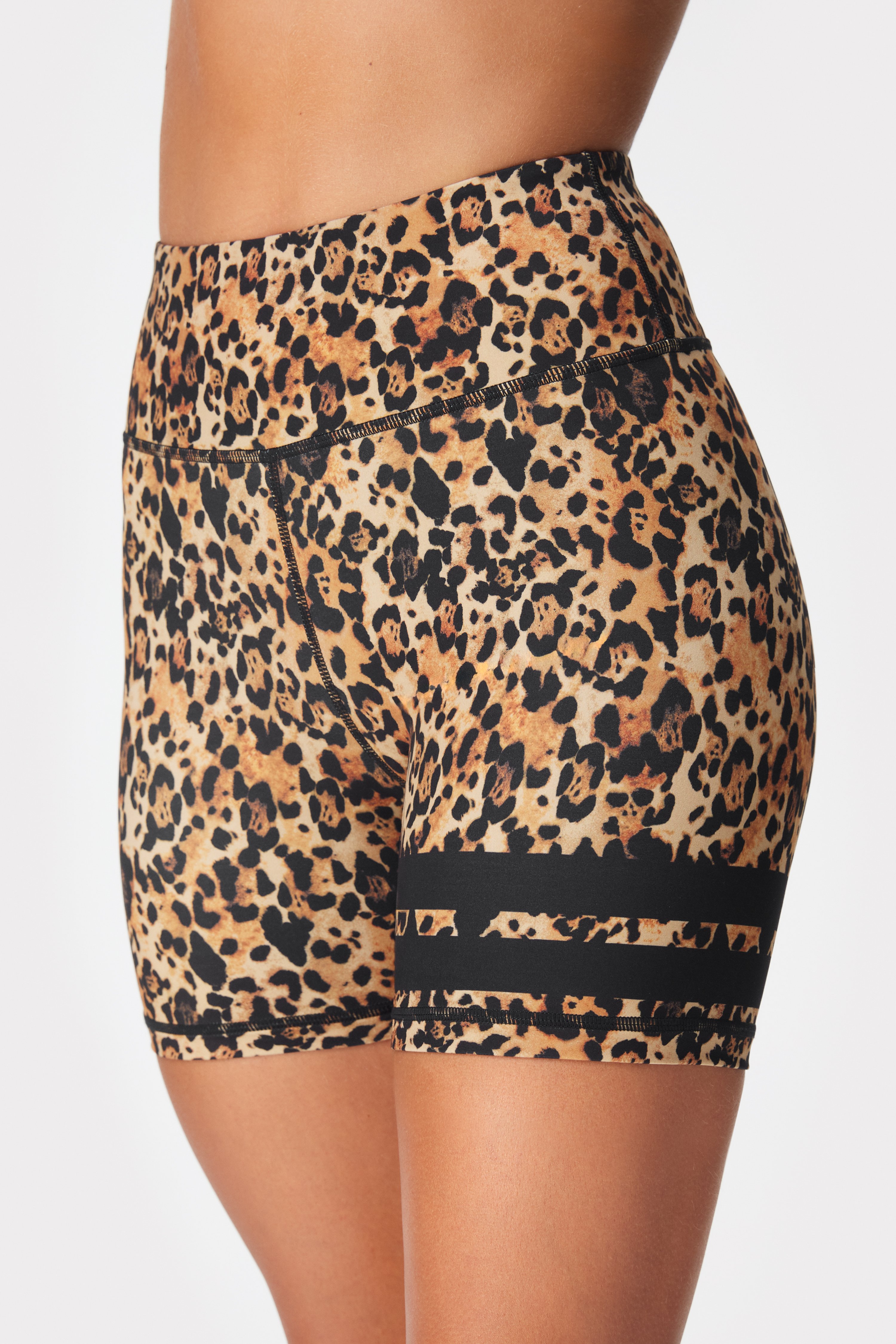 【HI FI FNK】Leo Bold Sweat Shorts LYFERS SCRIPT SHORTS (MULTIPLE COLORWAYS) – THE FYL BRAND